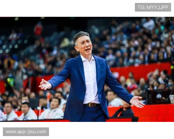 周鹏卸任深圳主帅回归球员,生涯第20赛季或成告别